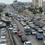 İstanbul’da bayram tatili başlamasıyla trafikte yoğunluk yaşanıyor