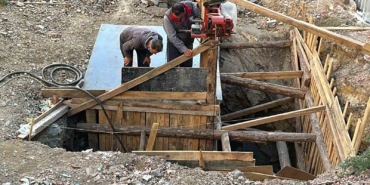 İstanbul’da nefes kesen kurtarma operasyonu kamerada: Kazanla zemine çakılan işçiyi itfaiye kurtardı