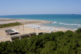 İstanbul’un merkezindeki Çiftalan Plajı’nda sezon açıldı