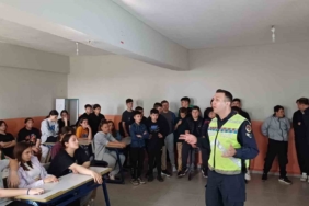 Jandarma ekiplerinden öğrencilere trafik kuralları eğitimi
