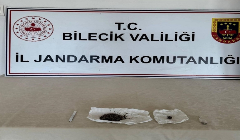 Jandarma tarafından durdurulan araçtan uyuşturucu madde çıktı