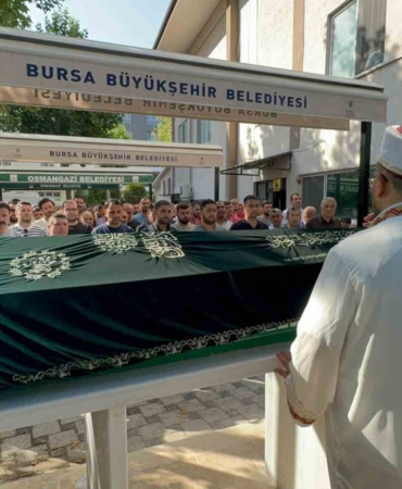 Jet skiden düşerek hayatını kaybeden genç kız toprağa verildi