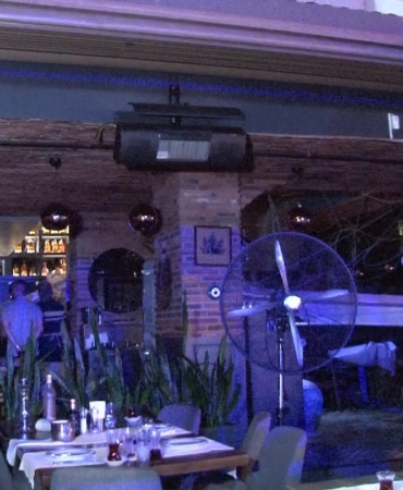 Kadıköy’de restoranın tavanı çöktü: 1 yaralı