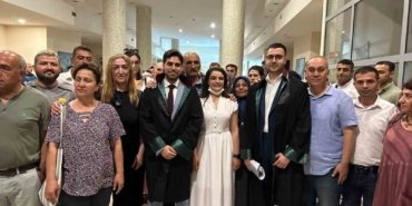 Kadın güvenlik görevlisine bıçakla saldıran sanık hakim karşısında