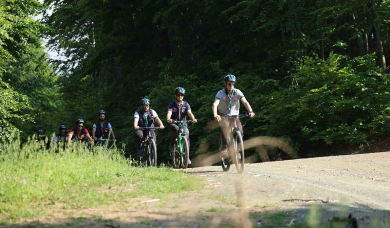 Kağıtsporlu izciler Samanlı Dağlarını bisikletle keşfe çıktı