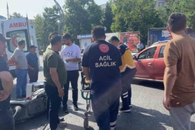 Kapaklı’da otomobil ile çarpışan motosikletli kurye yaralandı