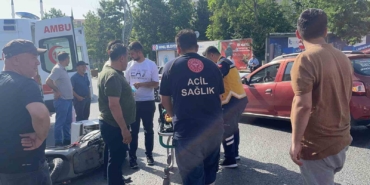 Kapaklı’da otomobil ile çarpışan motosikletli kurye yaralandı