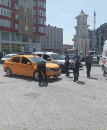 Kapaklı’da ticari taksi motosikletle çarpıştı: 1 yaralı