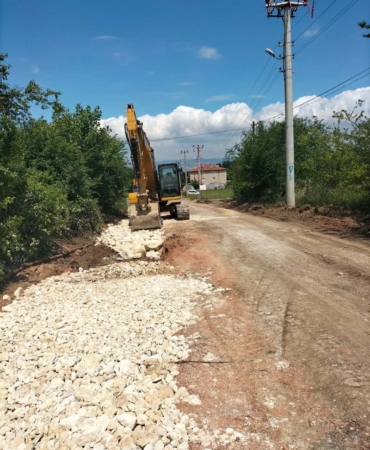 Karatepe’nin bozulan yolları yenileniyor