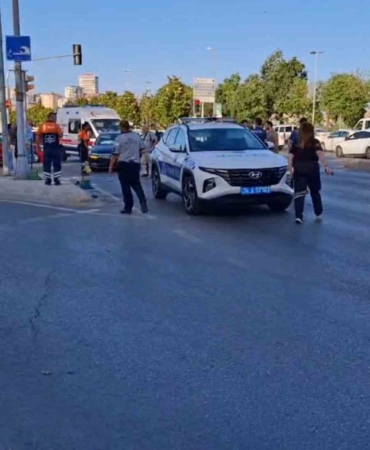 Kartal’da kavşakta 2 araç çarpıştı: 1 yaralı