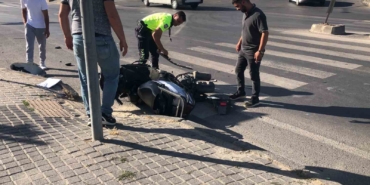 Kaza sonrası ikiye bölünen motosikletin sürücüsü ağır yaralandı