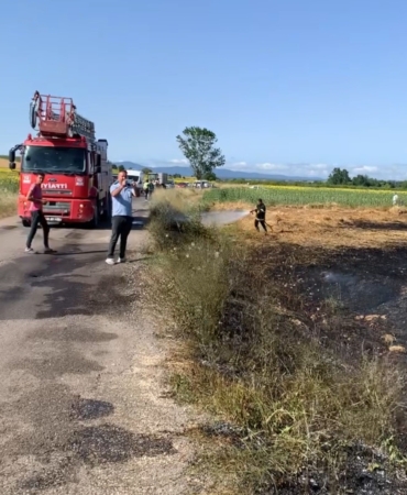 Kırklareli’nde buğday ekili tarlada yangın