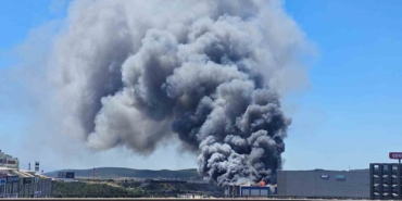 Kocaeli’de fabrika alev alev yanıyor