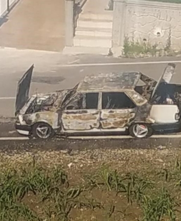 Kocaeli’de park halindeki araçta yangın