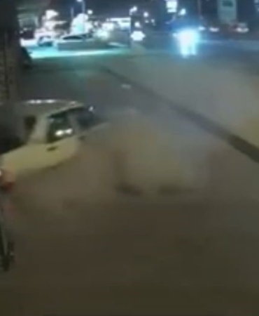 Kontrolden çıkan Tofaş Şahin halıcıya böyle daldı