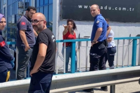 Köprüye çıkan genç kızı polis ikna etti