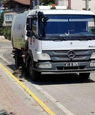 Körfez’de hummalı temizlik çalışması