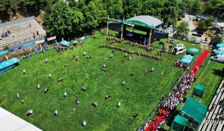 Körfezli Çağlar Bursa’dan madalya ile döndü