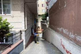 Küçükçekmece’de balkondan düşen 1.5 yaşındaki minik kız ağır yaralandı