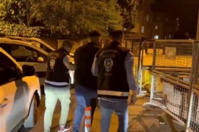 Küçükçekmece’de elinde silahla araç sürüp yoldan geçenleri korkuttu