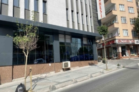 Küçükçekmece’de özel hastane motosikletli şahıslarca kurşunlandı