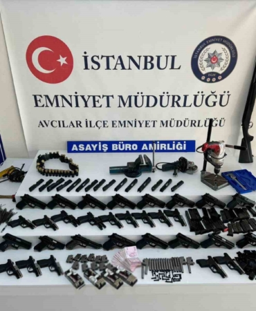 Küçükçekmece’de yasa dışı silah ticareti operasyonu: 2 gözaltı