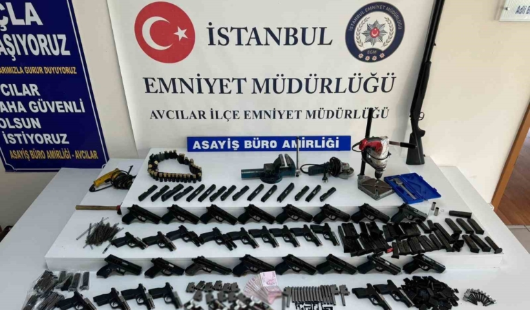 Küçükçekmece’de yasa dışı silah ticareti operasyonu: 2 gözaltı