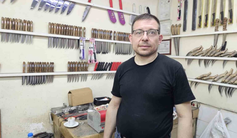 Kurban Bayramı öncesi bıcak bileyicilerinde yoğunluk