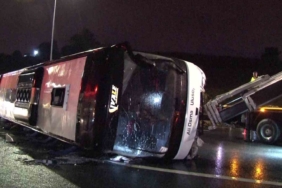 Kuzey Marmara Otoyolu’nda yolcu otobüsü devrildi