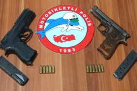 Lüleburgaz’da şüpheli şahsın üzerinden iki tabanca çıktı