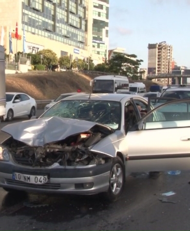 Maltepe’de kaza yapan araç sürücüsü olay yerinden kaçtı