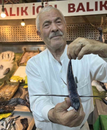 Marmara Denizi açıklarında uçan balık yakalandı