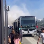 Metrobüste yangın paniği
