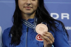 Milli yüzücü Deniz Ertan, Avrupa Şampiyonası’nda finale yükseldi