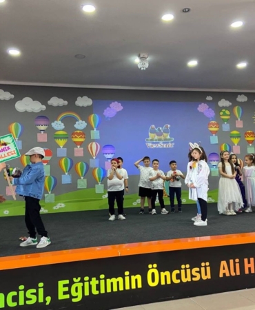 Minik tiyatrocular sağlıklı beslenmenin önemini anlattı