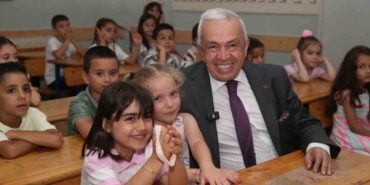 Miniklerin karneleri Başkan Şadi Özdemir’den