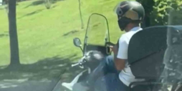 Motokuryenin rahatlığı pes dedirtti, bacak bacak üstüne atarak seyretti