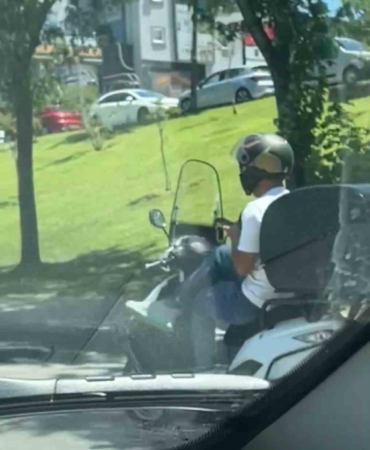 Motokuryenin rahatlığı pes dedirtti, bacak bacak üstüne atarak seyretti