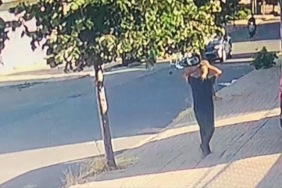 Motosikletin otomobille kafa kafaya çarpıştığı kaza kamerada