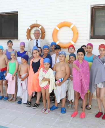 Mudanya Belediyesi Yüzme Havuzunda yaz sezonu başladı