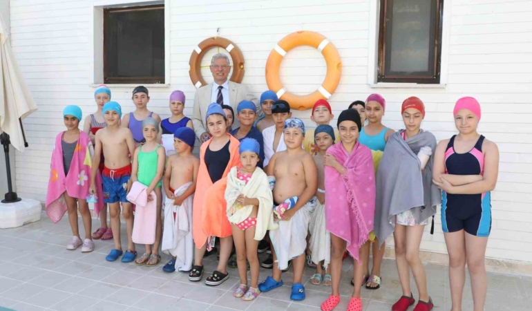 Mudanya Belediyesi Yüzme Havuzunda yaz sezonu başladı