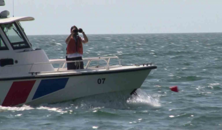 O gölde denetimler arttırıldı, Sahil Güvenlik plajları dürbünle izliyor