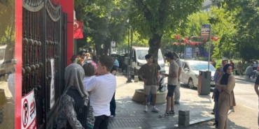 Öğrenciler salonda, veliler kapıda sınav heyecanı yaşadı