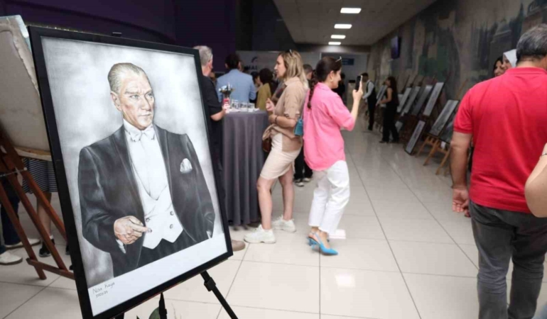 Öğrencilerin başarısı tuvallere yansıdı