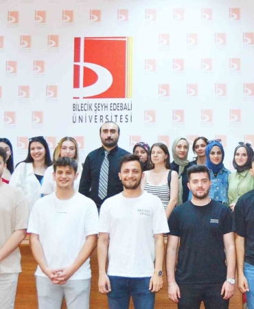 Öğrencilerin kariyerine yön verecek seminerler düzenleniyor