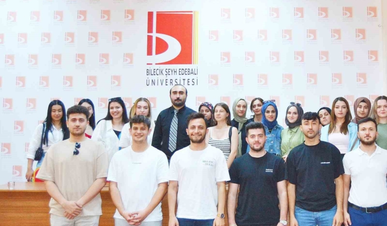 Öğrencilerin kariyerine yön verecek seminerler düzenleniyor