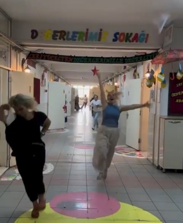 Öğretmenlerin karne sevinci gülümsetti