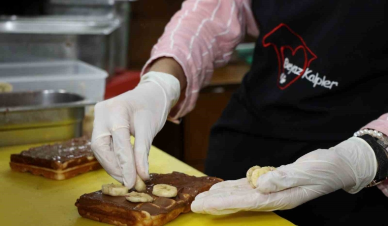 Okul hayatına ara vermek zorunda kalan çocuklar hobi atölyelerinde eğitim alıyor