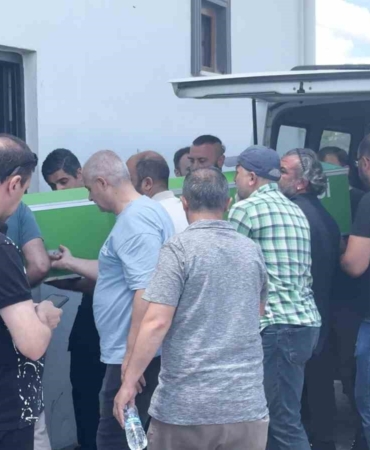 Öldürülen müdür yardımcısının cenazesi ailesine teslim edildi