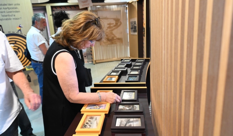 "Öncesi ve Sonrası ile Birinci Dünya Savaşı ve Çanakkale Cephesi Kartpostalları Sergisi" açıldı